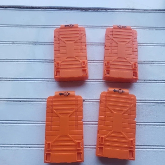 Nerf Gun 4 Magazines Clips Pre Owned Can Fit 8 Darts a time - Picture 1 of 11